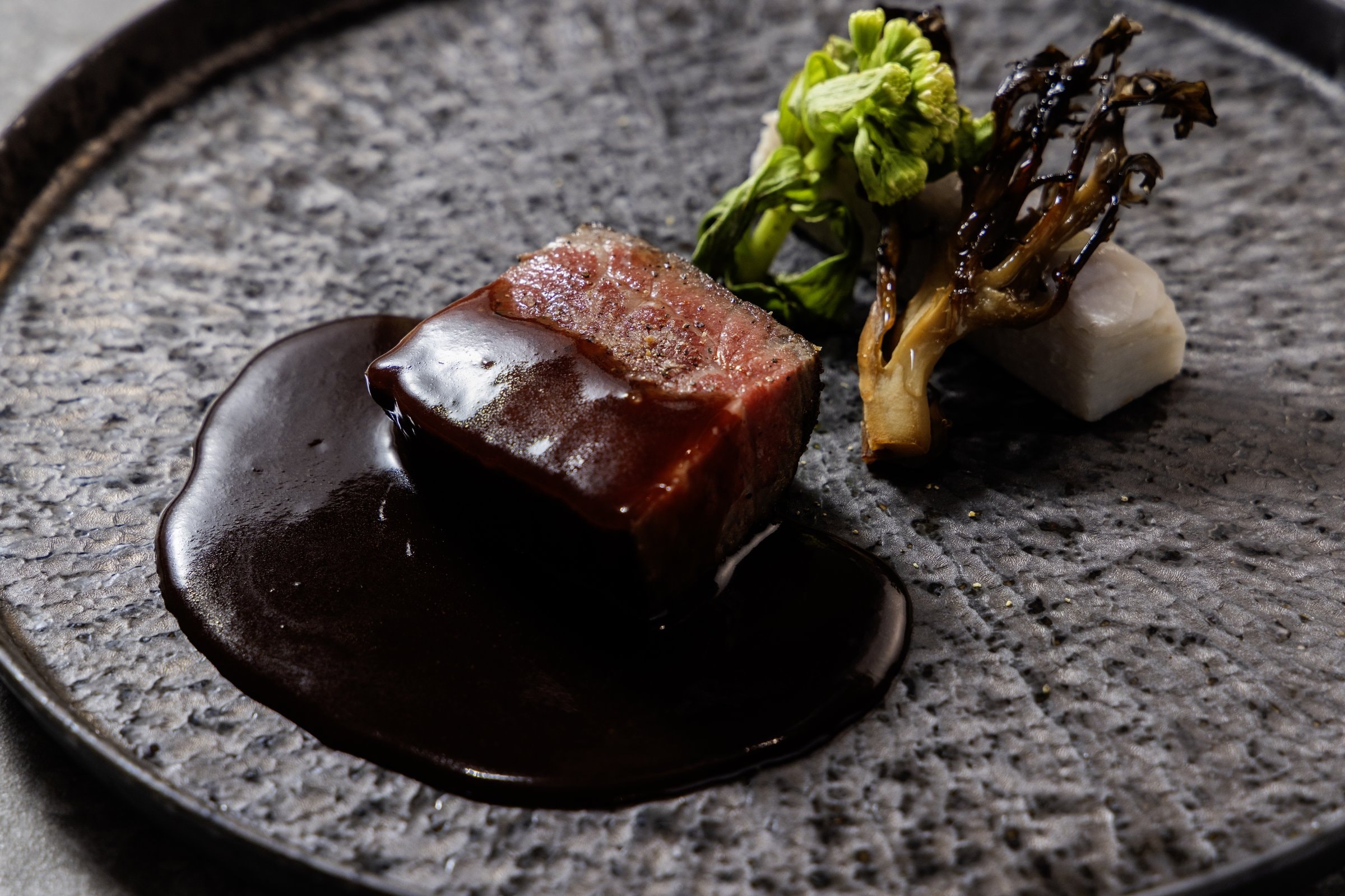 Viande — 熟成経産牛のロティ